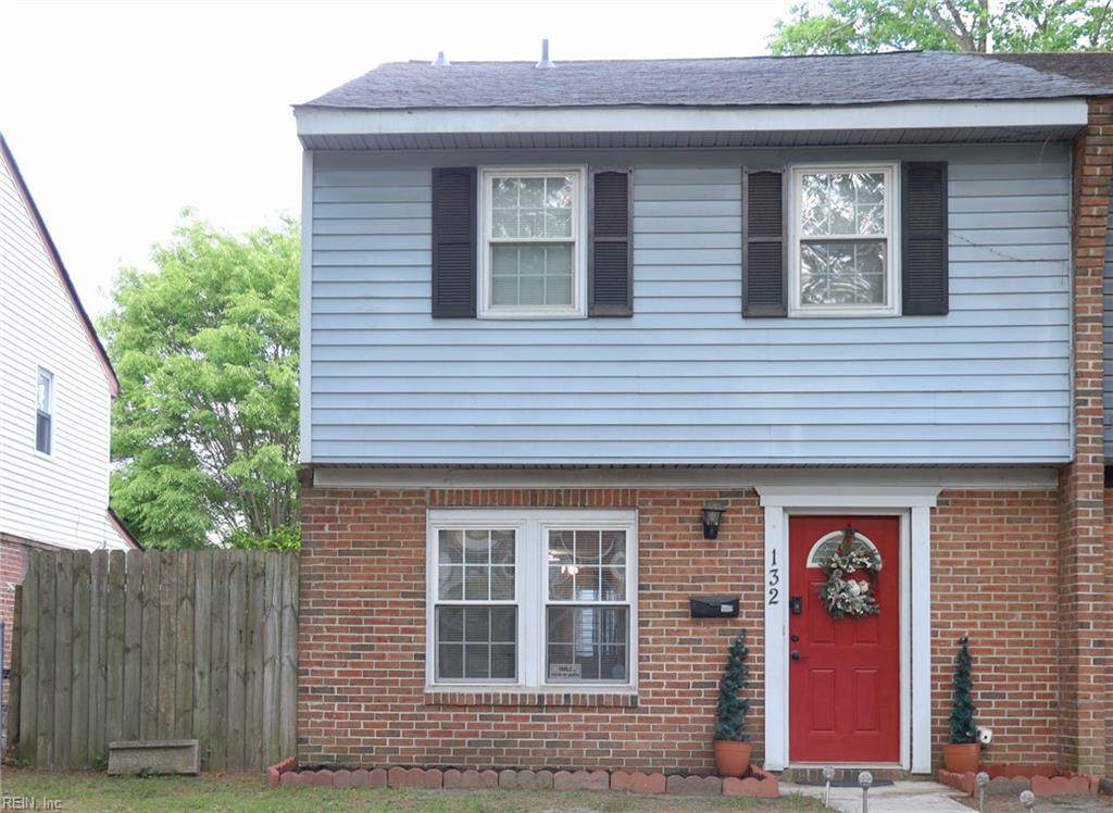132 Bristol Ave - Photo 1
