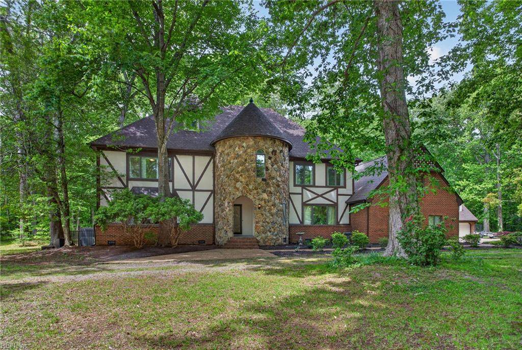 521 Woodards Ford Rd - Photo 1