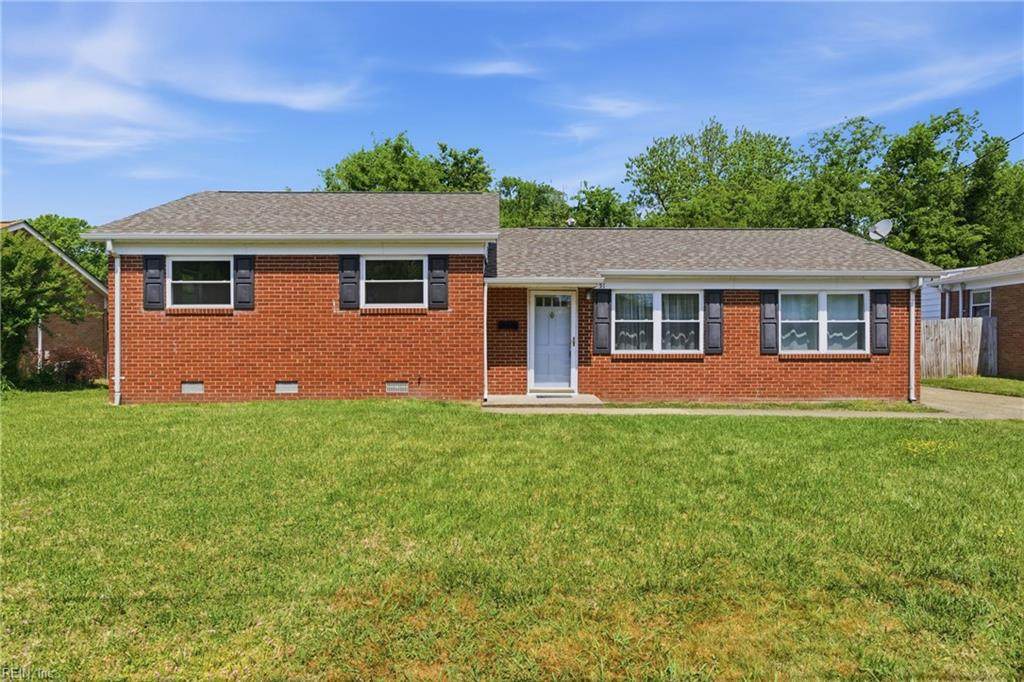 51 Longwood Dr - Photo 1