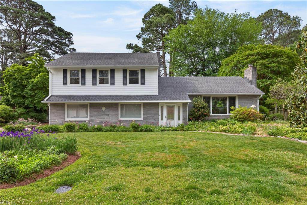 5204 Lake Cir - Photo 1