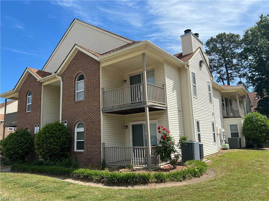 532 Pineland Cir - Photo 1