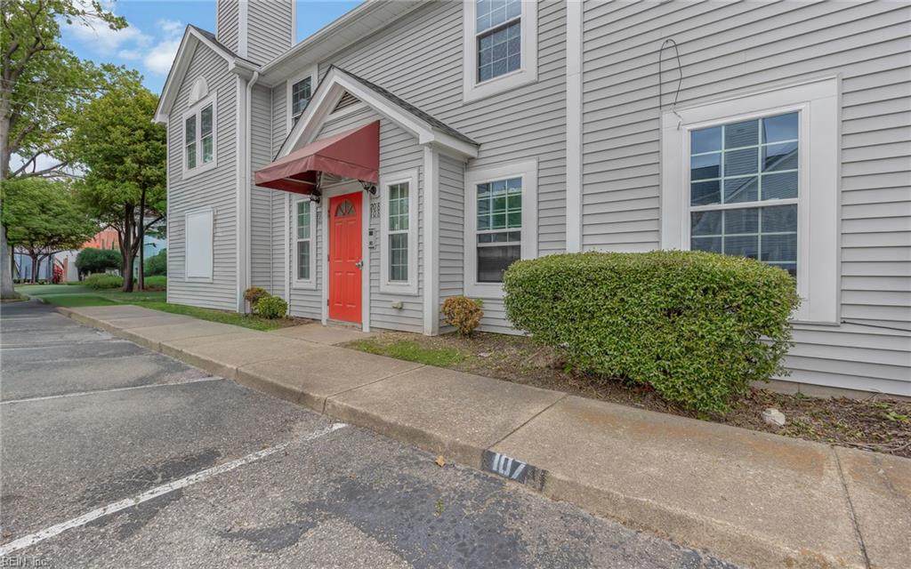357 Fort Worth Ave - Photo 1