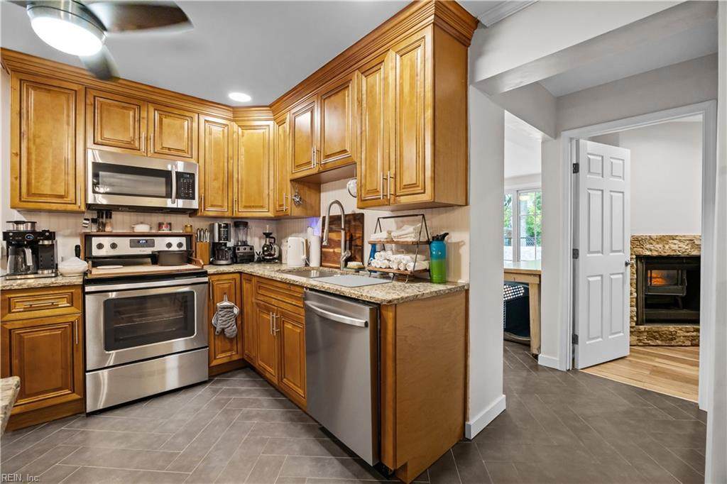 139 Eastwood Dr - Photo 1