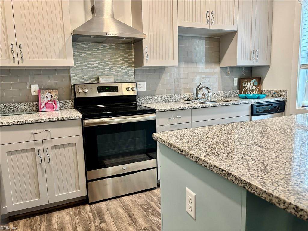 7922 Shore Dr - Photo 1
