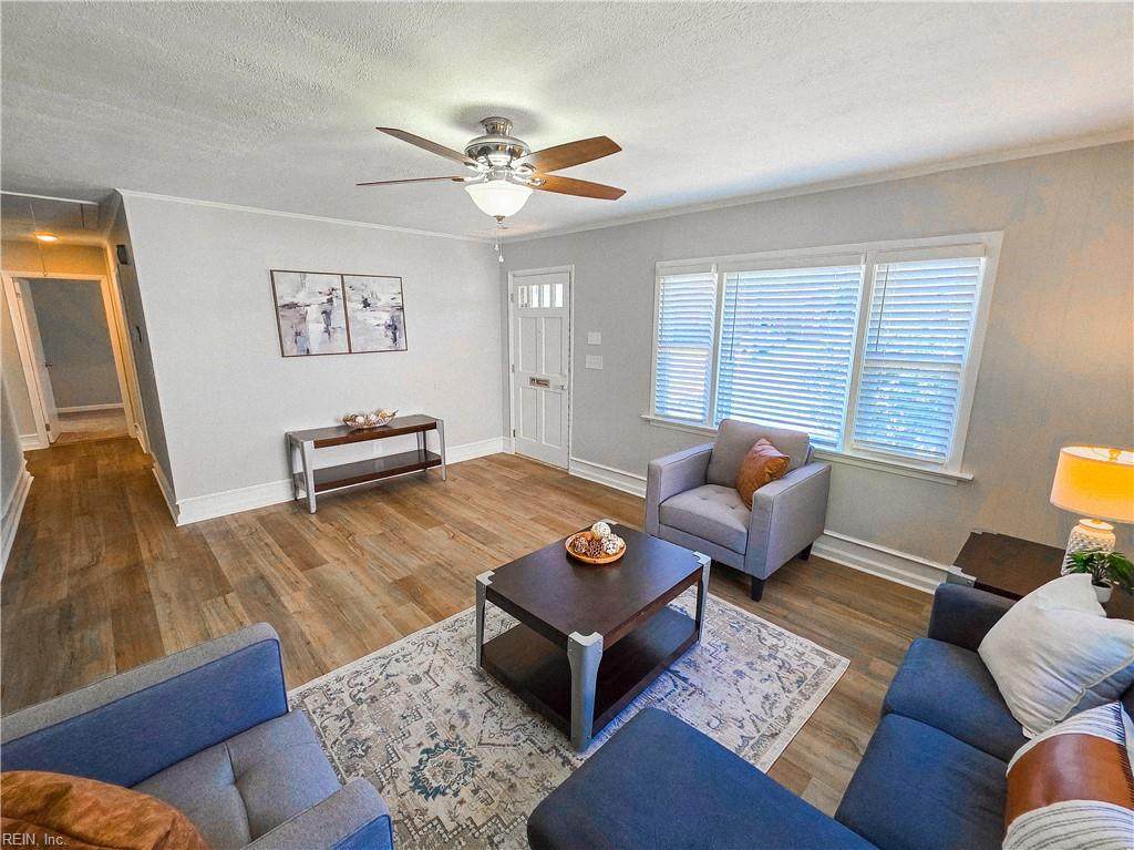 725 Oakland Ave - Photo 1