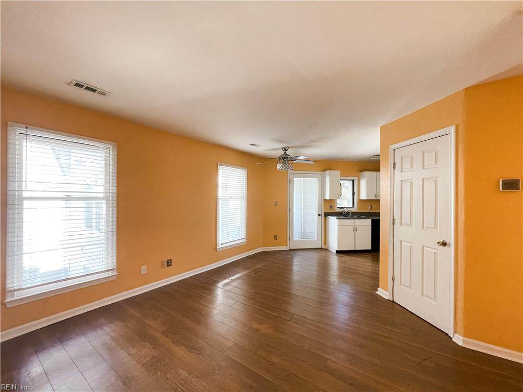 314 Washington St - Photo 1