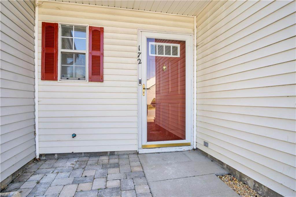 172 Wexford Dr - Photo 1