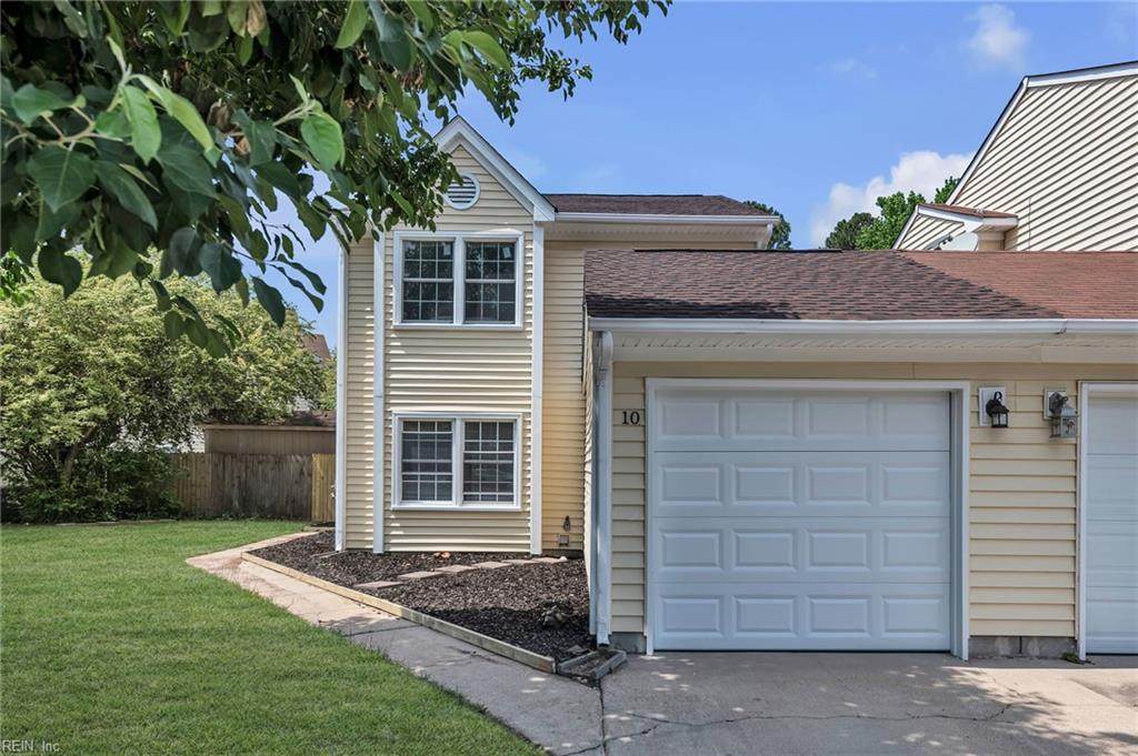 10 Warwick Cir - Photo 1