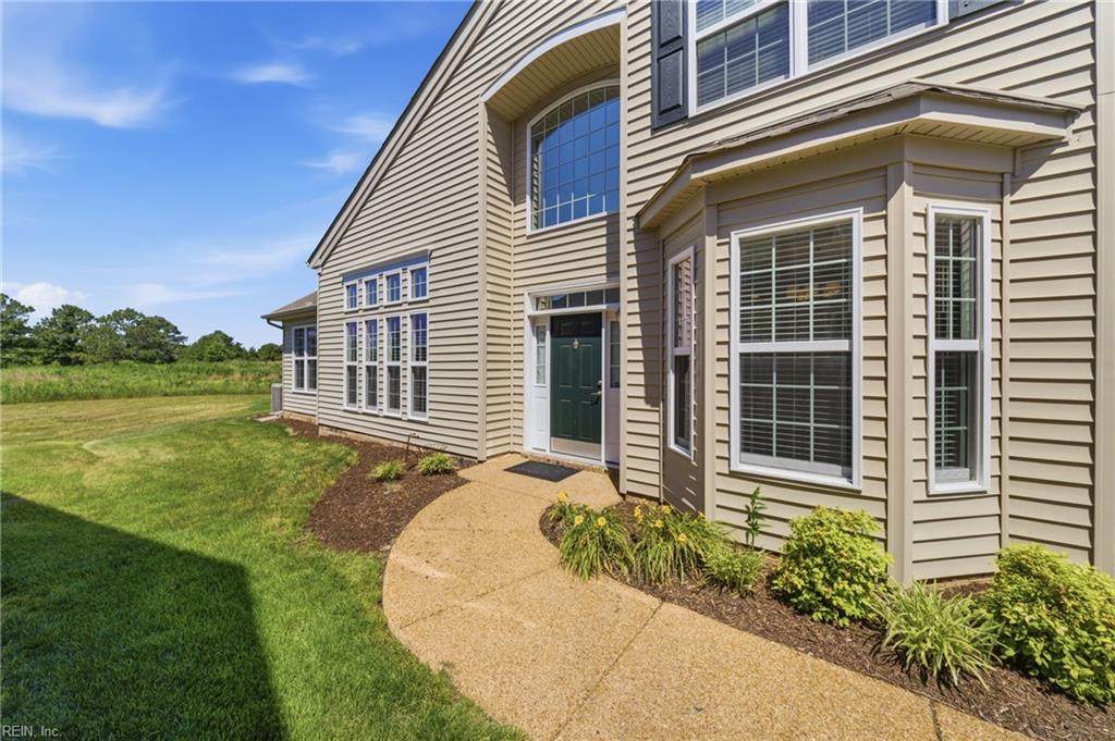 562 Dunning Ln - Photo 1