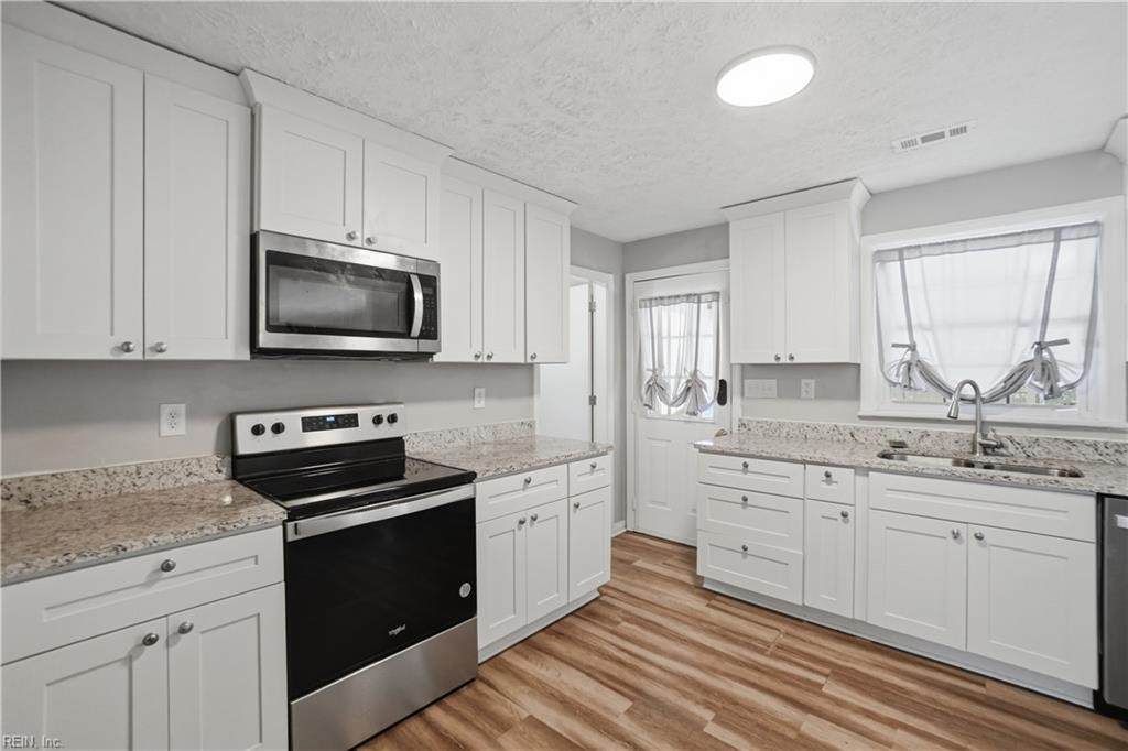 103 Woodhaven Rd - Photo 1