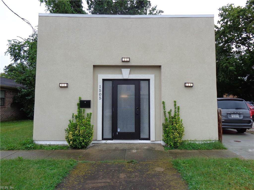 1505 42nd St - Photo 1