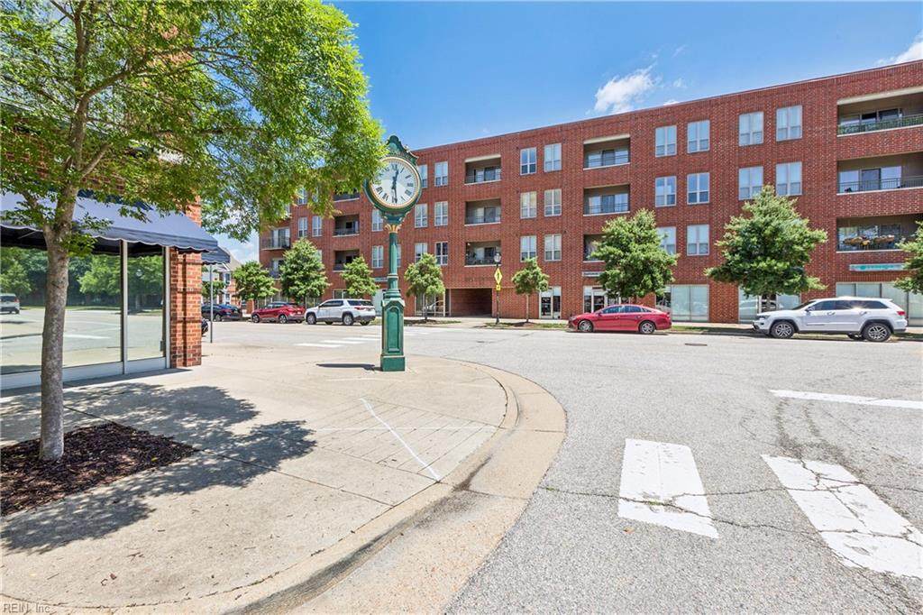 230 Nat Turner Blvd - Photo 1