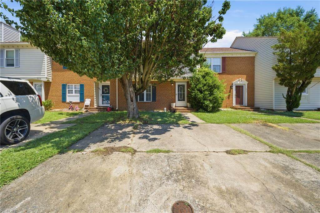 804 Sutherland Arch - Photo 1
