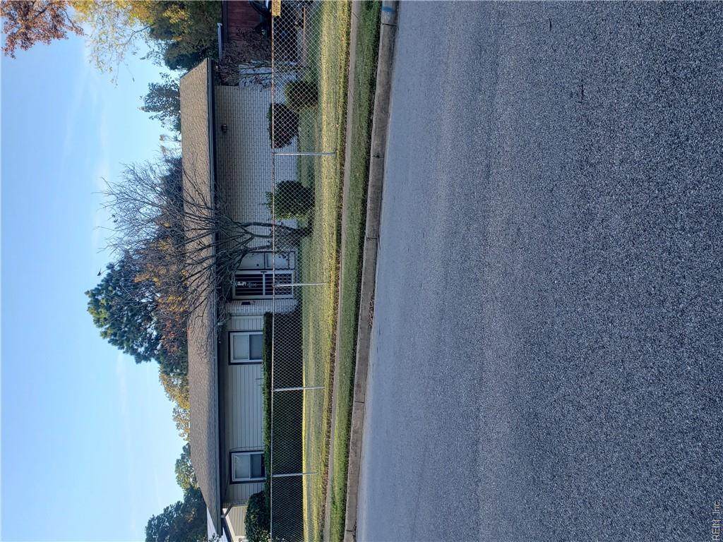 1316 Oakmont Pl - Photo 1