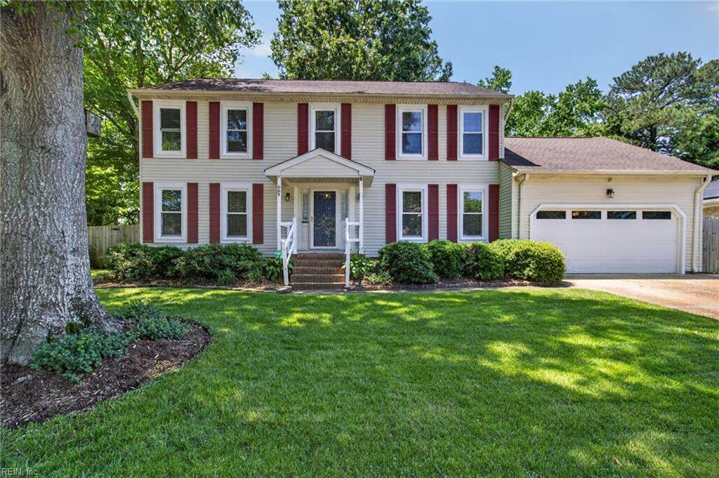 689 Churchill Dr - Photo 1