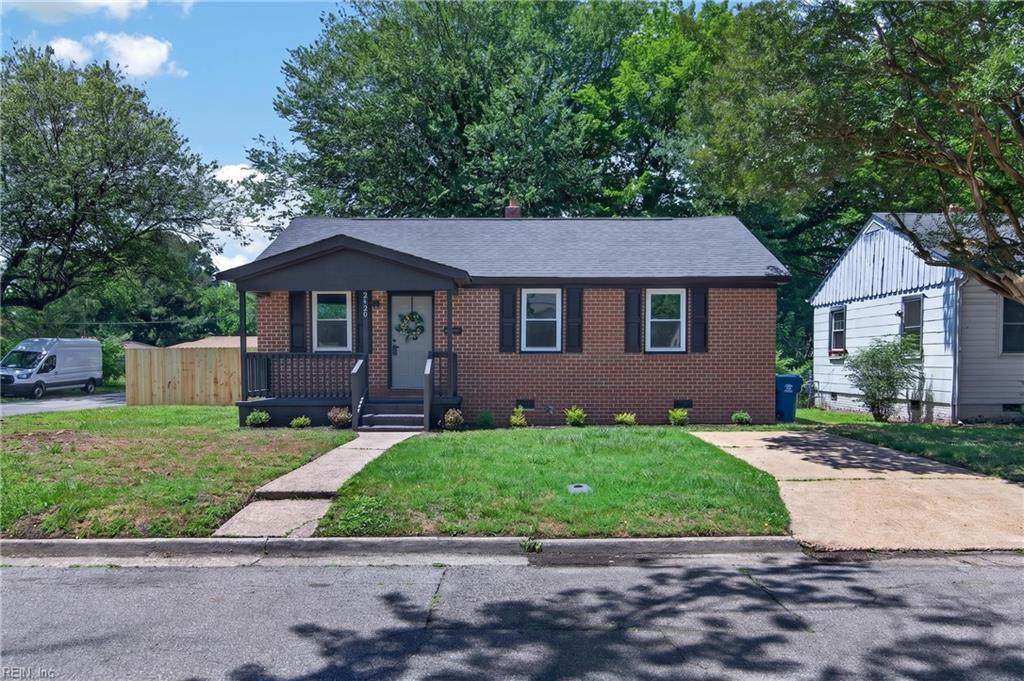 2420 Charleston Ave - Photo 1
