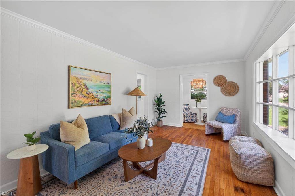 404 Eisenhower Cir - Photo 1