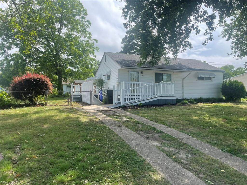 2129 Dean Dr - Photo 1