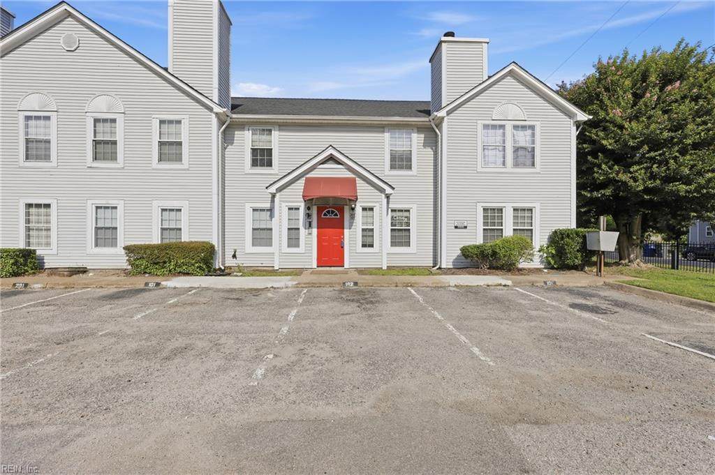 351 Fort Worth Ave - Photo 1