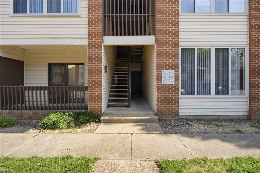 28 Pacific Dr - Photo 1