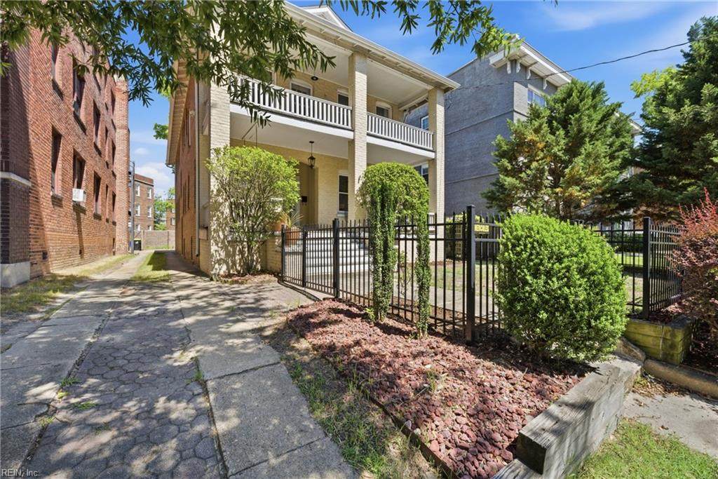 1406 Hampton Blvd - Photo 1