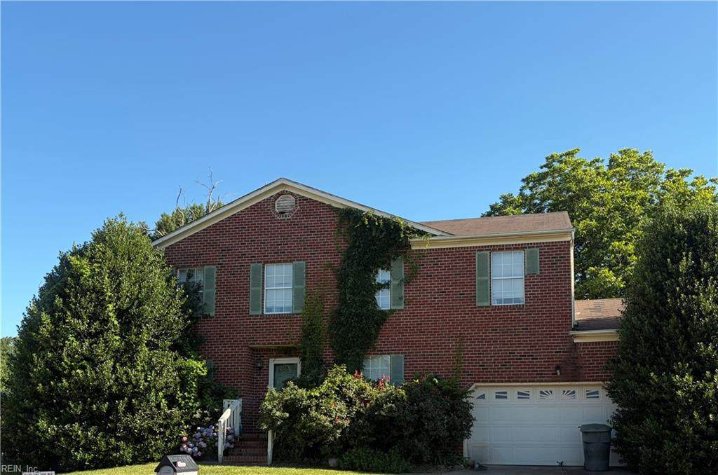 105 Larson Ct - Photo 1