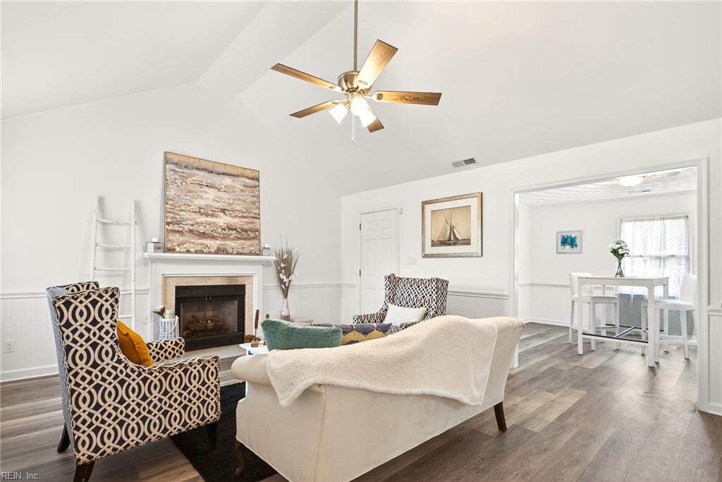 2076 Nansemond Pw - Photo 1