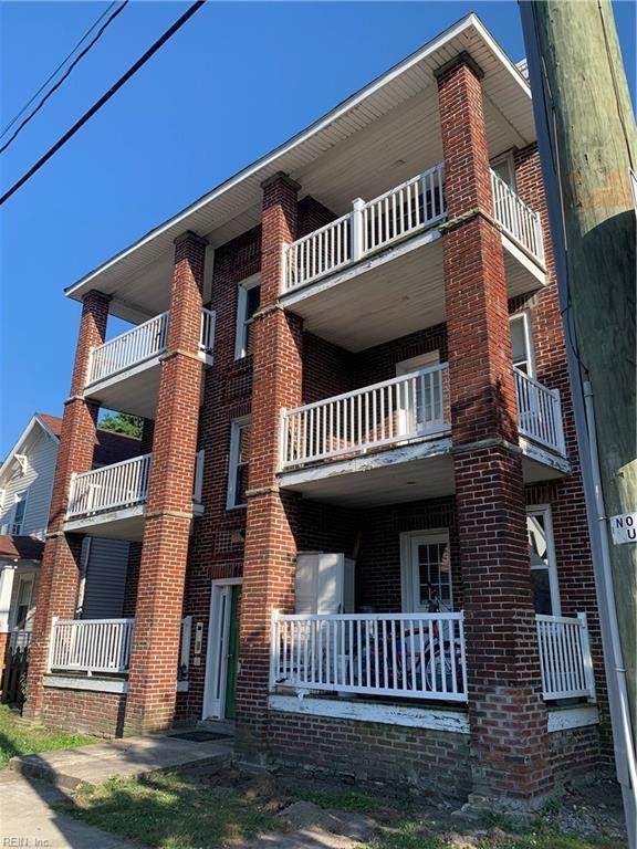 869 35th St - Photo 1