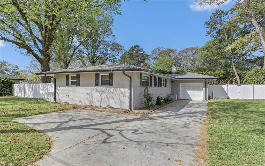 725 Great Neck Rd - Photo 1