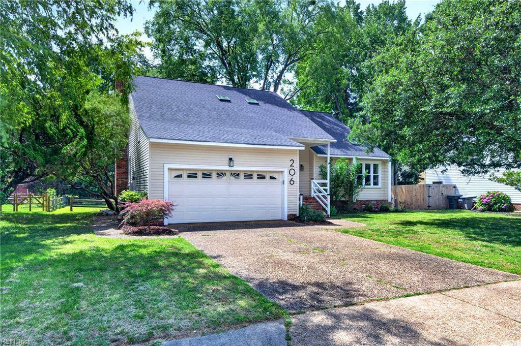 206 Admiral Ct - Photo 1