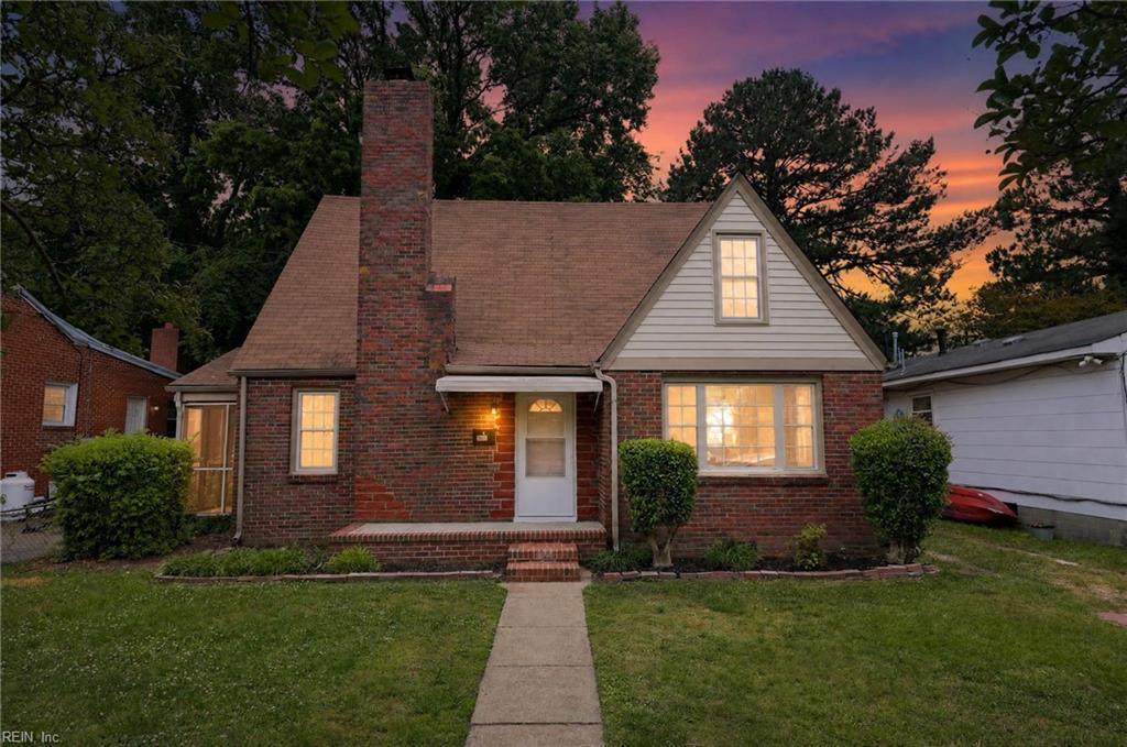 2605 Woodland Ave - Photo 1