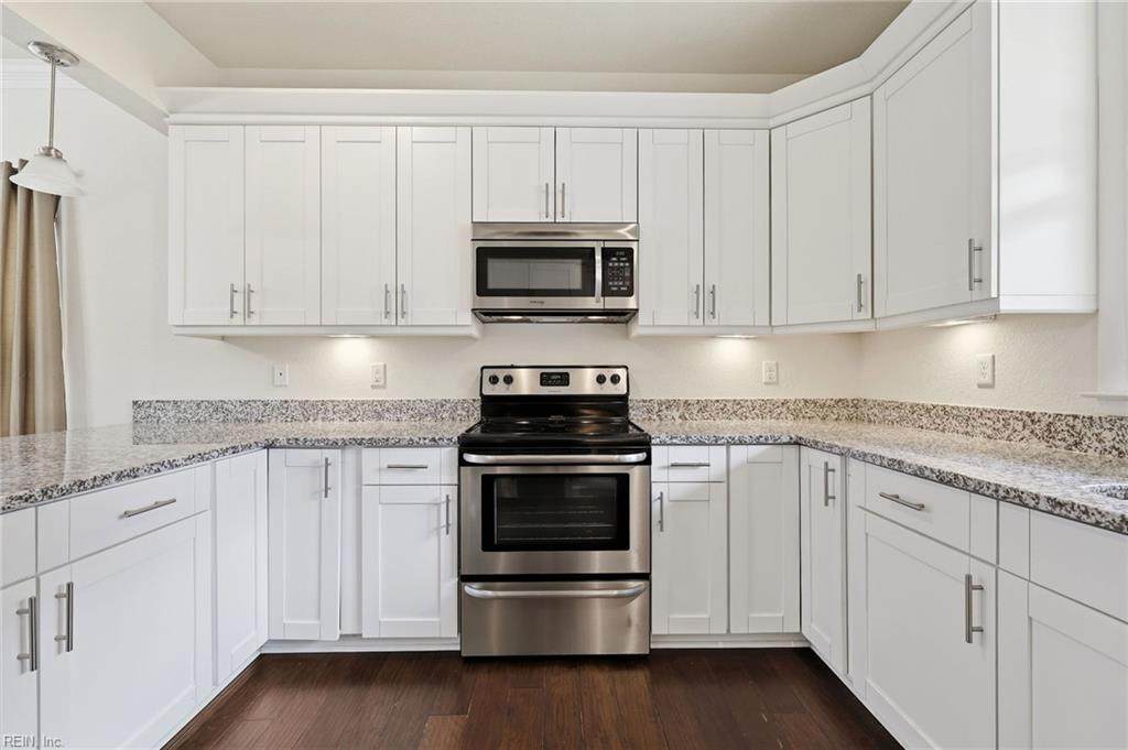 2624 Bapaume Ave - Photo 1