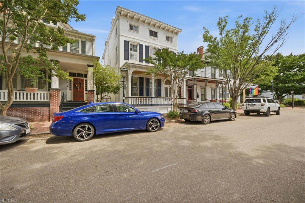 367 Middle St - Photo 1
