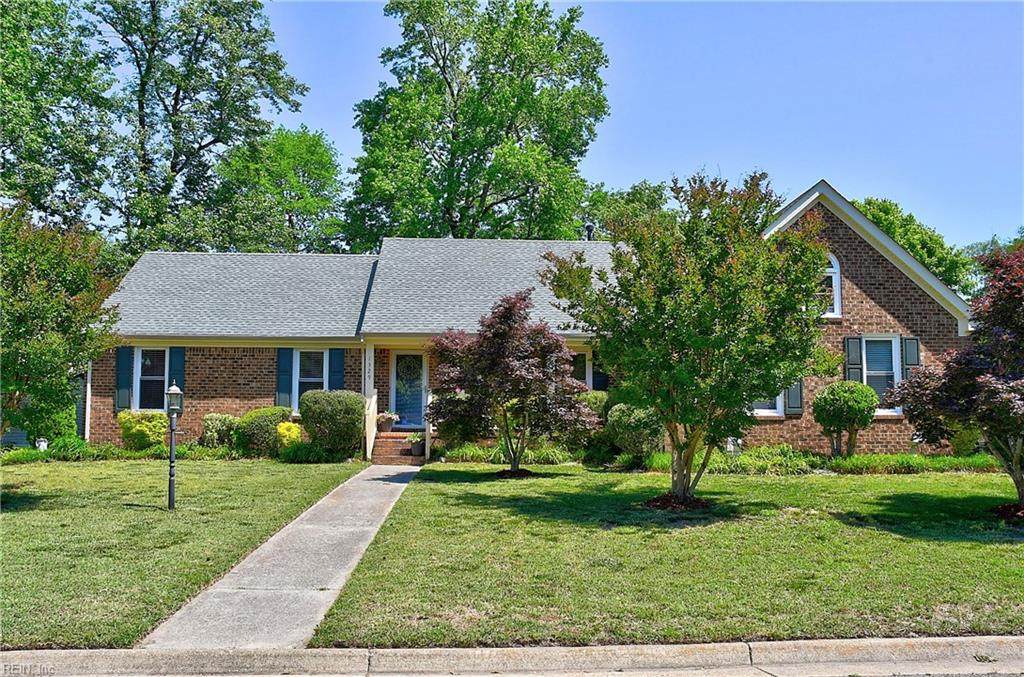 1329 Creekview Dr - Photo 1