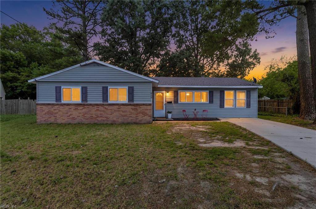 620 Queens View Ct - Photo 1
