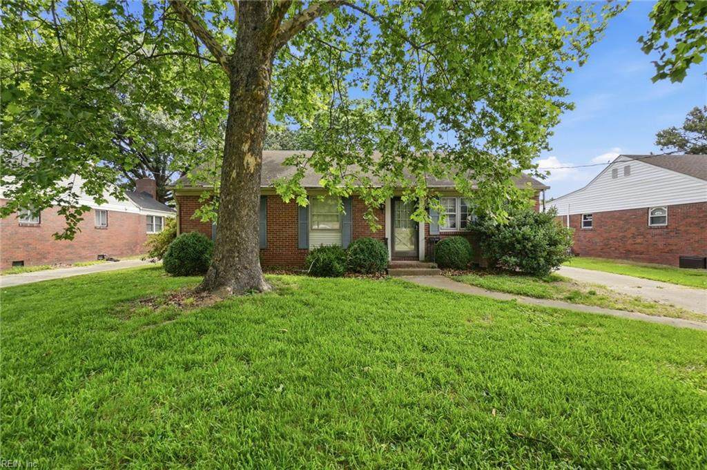 2213 Haywood Ave - Photo 1