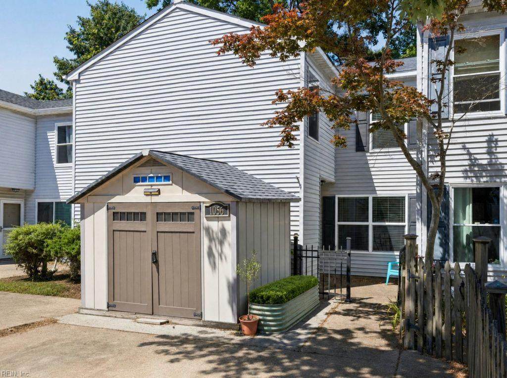 1056 Coastaway Dr - Photo 1