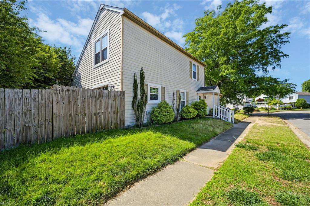 1261 Lord Dunmore Dr - Photo 1