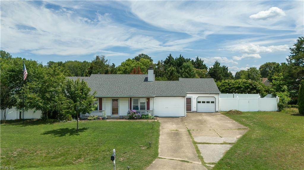 879 Maple Ct - Photo 1