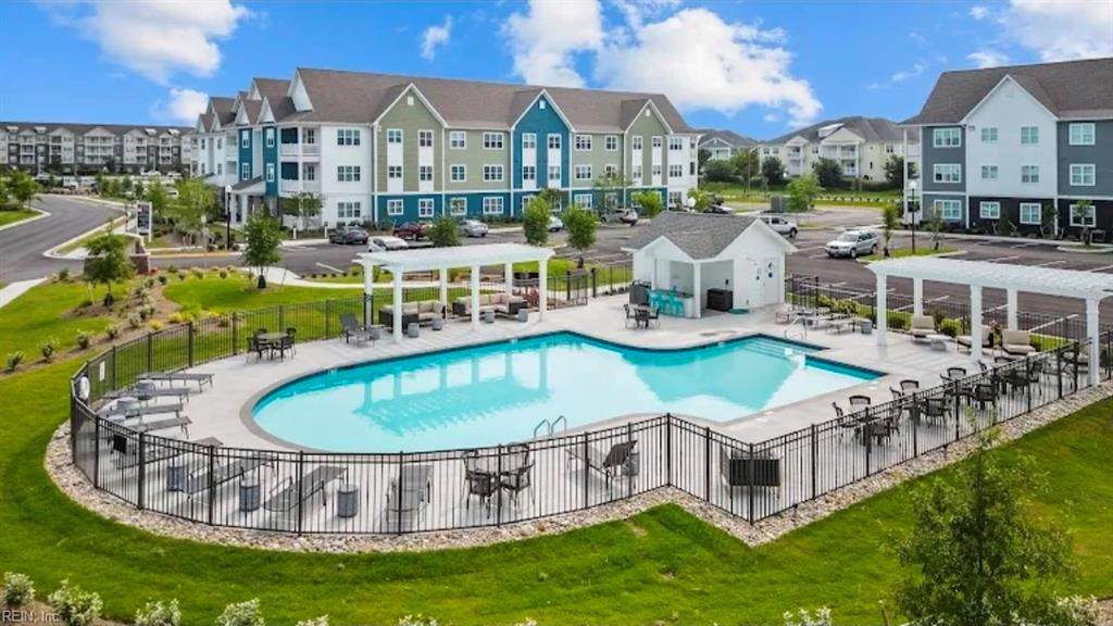 1725 Dromolin Dr - Photo 1