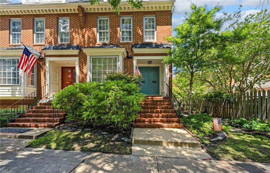 819 Botetourt Gdns - Photo 1