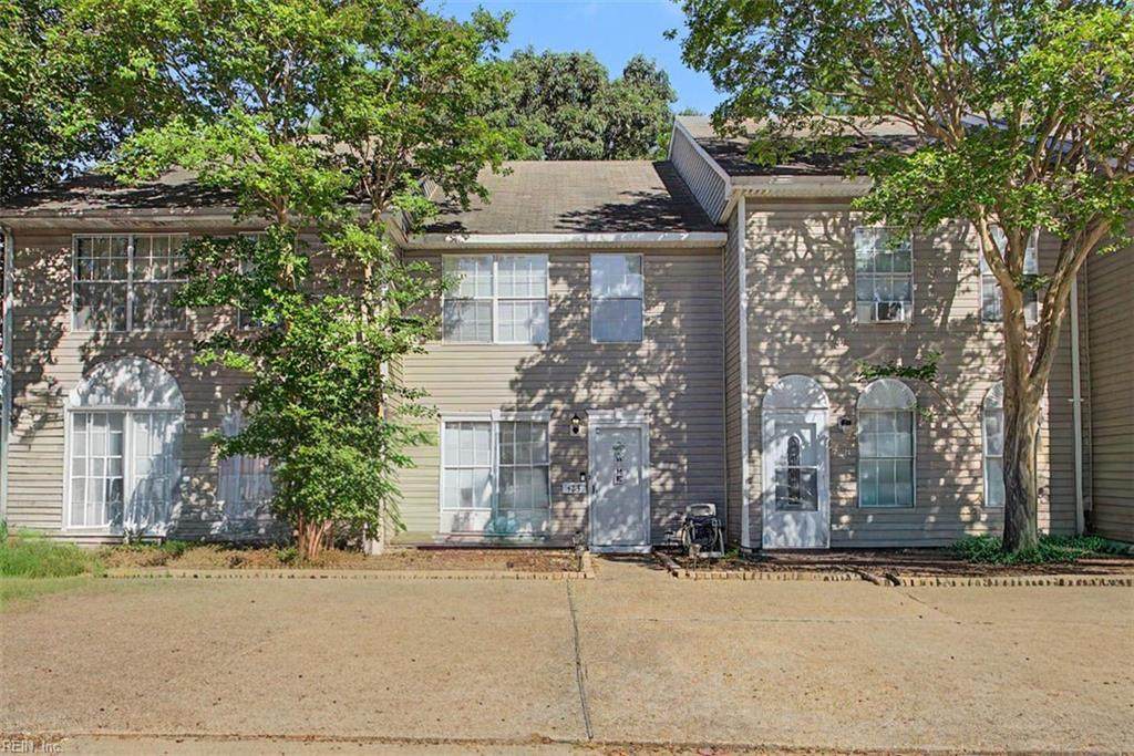 423 Eureka Loop - Photo 1