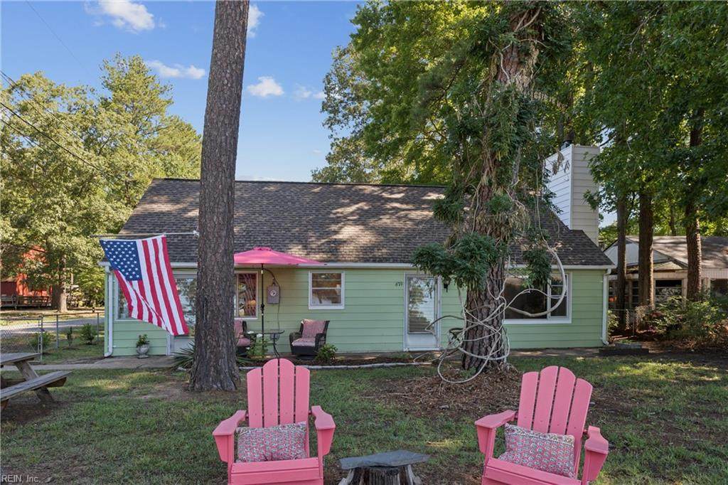 679 Shore Dr - Photo 1