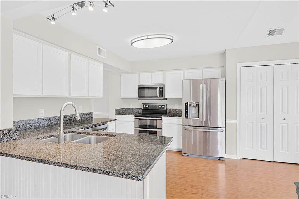 1905 Clifton Bridge Dr - Photo 1