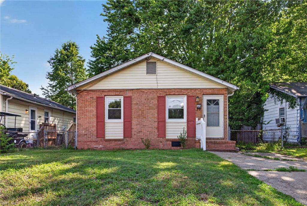 120 Downes St - Photo 1
