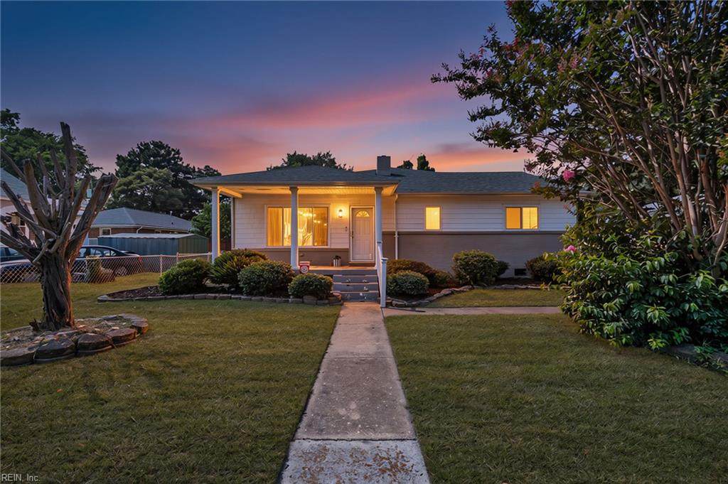 2724 Ash St - Photo 1