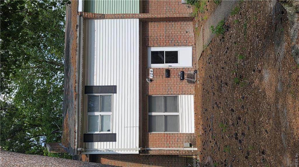 124 Bristol Ave - Photo 1