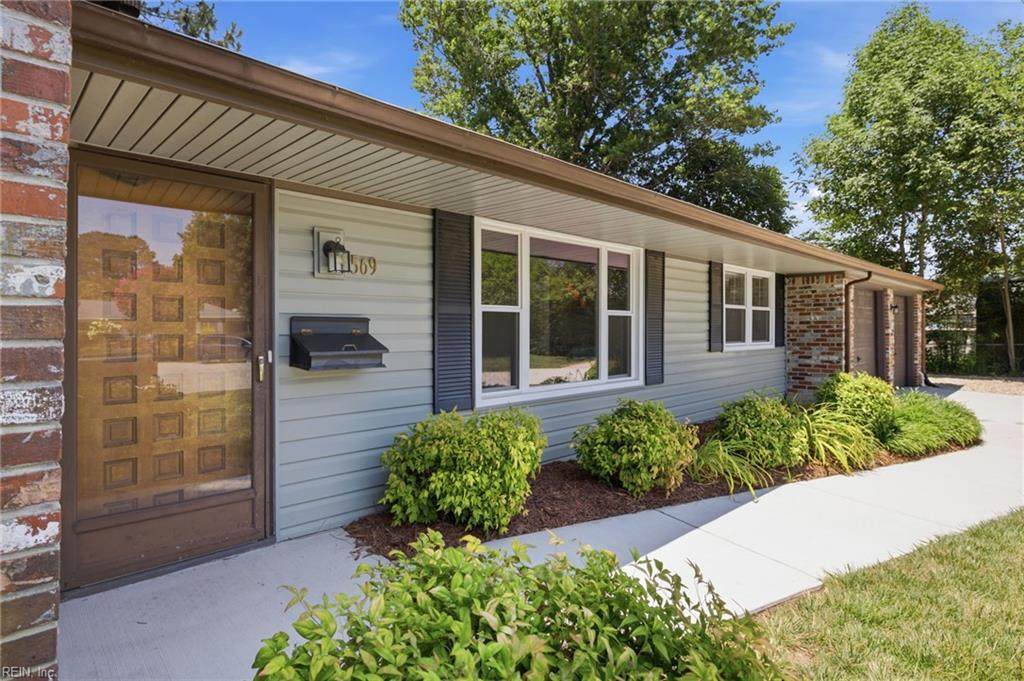 569 Brentwater Rd - Photo 1