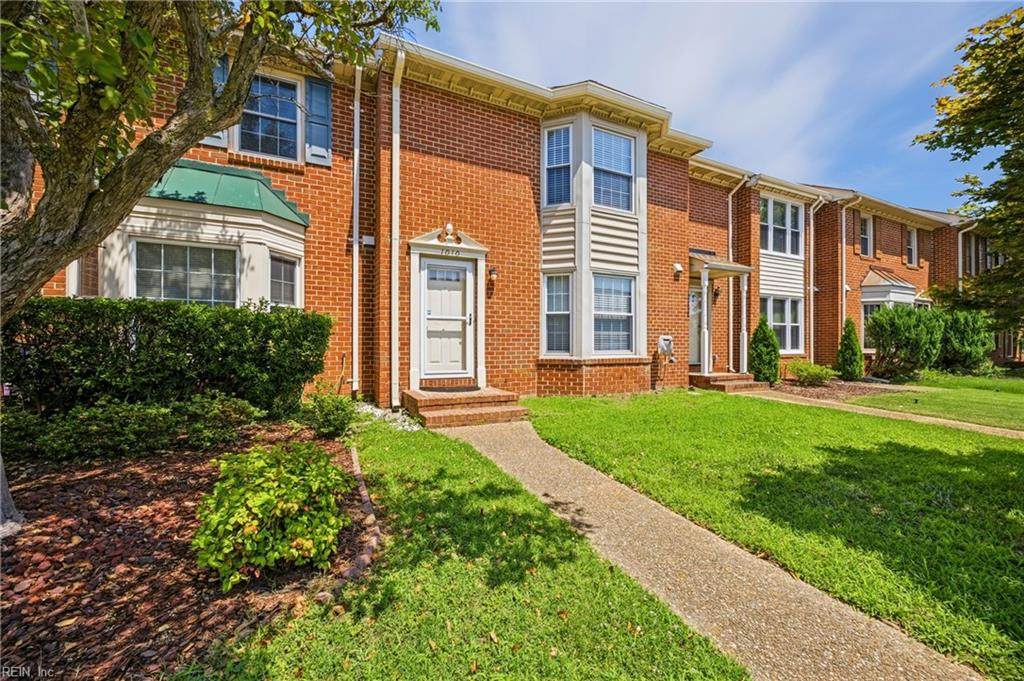 1010 Tottenham Ln - Photo 1