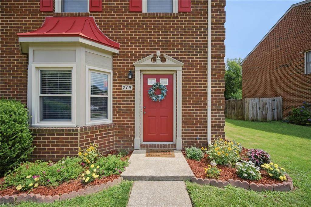 719 Creekside Cres - Photo 1